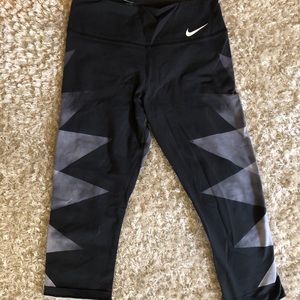 Nike cropped leggings